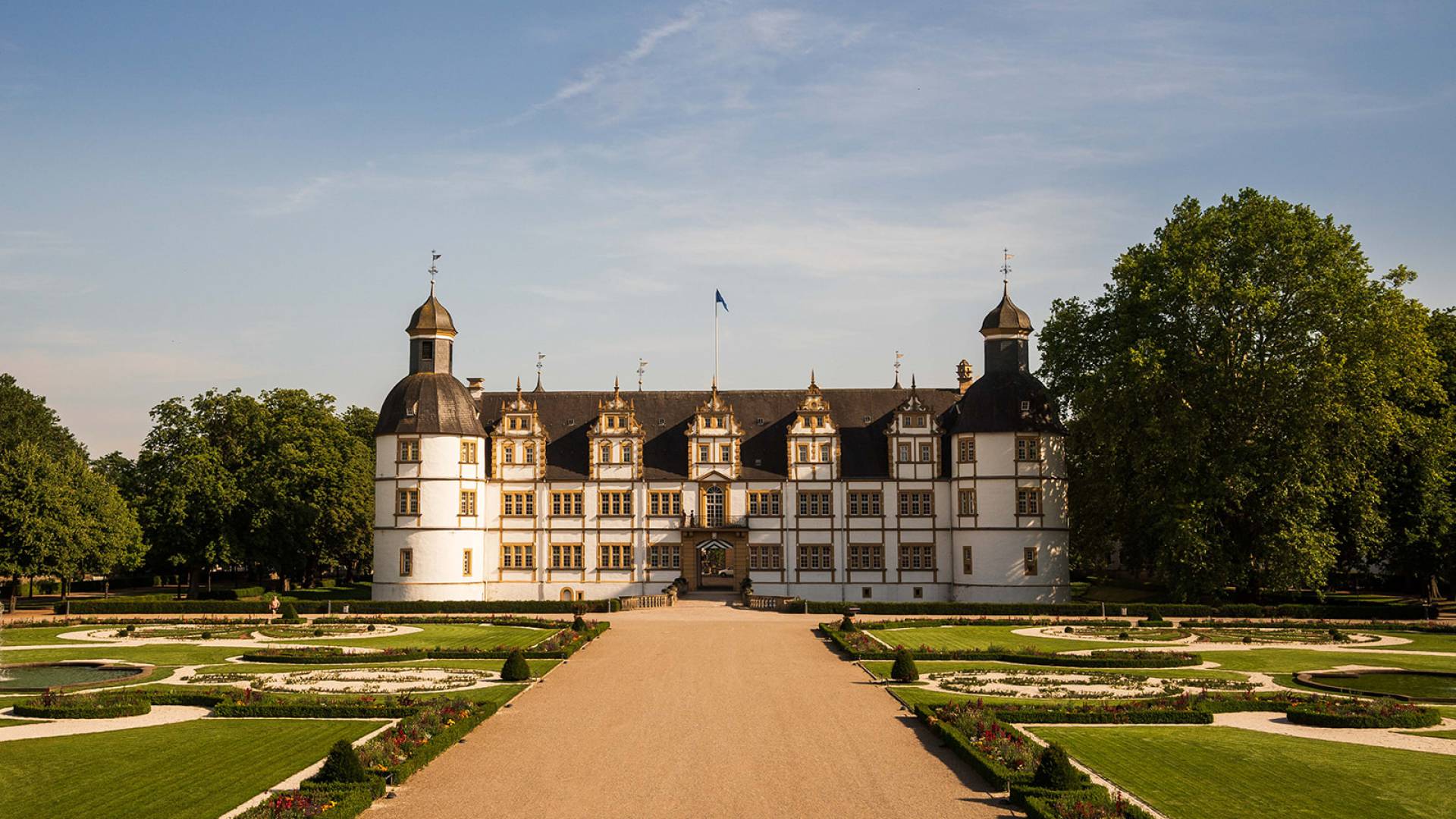 Schloß Neuhaus bei Paderborn